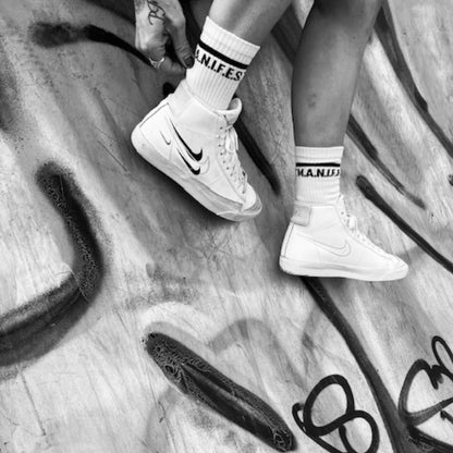 'MANIFEST THAT SHIT' Socks - Sox UK